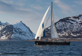 Valiente sailing