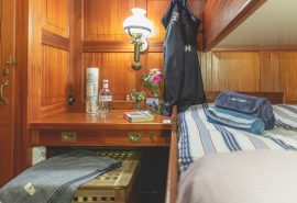 Venturesail-Blue-Clipper-cabin-bunk