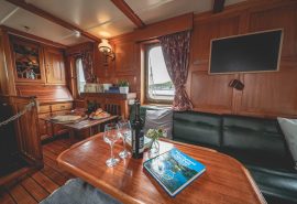 Venturesail-Blue-Clipper-saloon-tallship