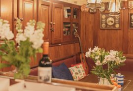 Venturesail-Maybe-saloon-galley