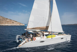 Zorba Cat sailing side