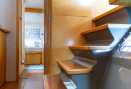 Zorba Cat steps to cabins