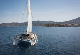 Zorba Cat stern under sail