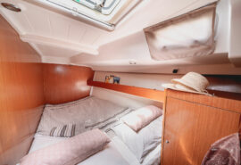 Zorba-double-cabin-fore-peak