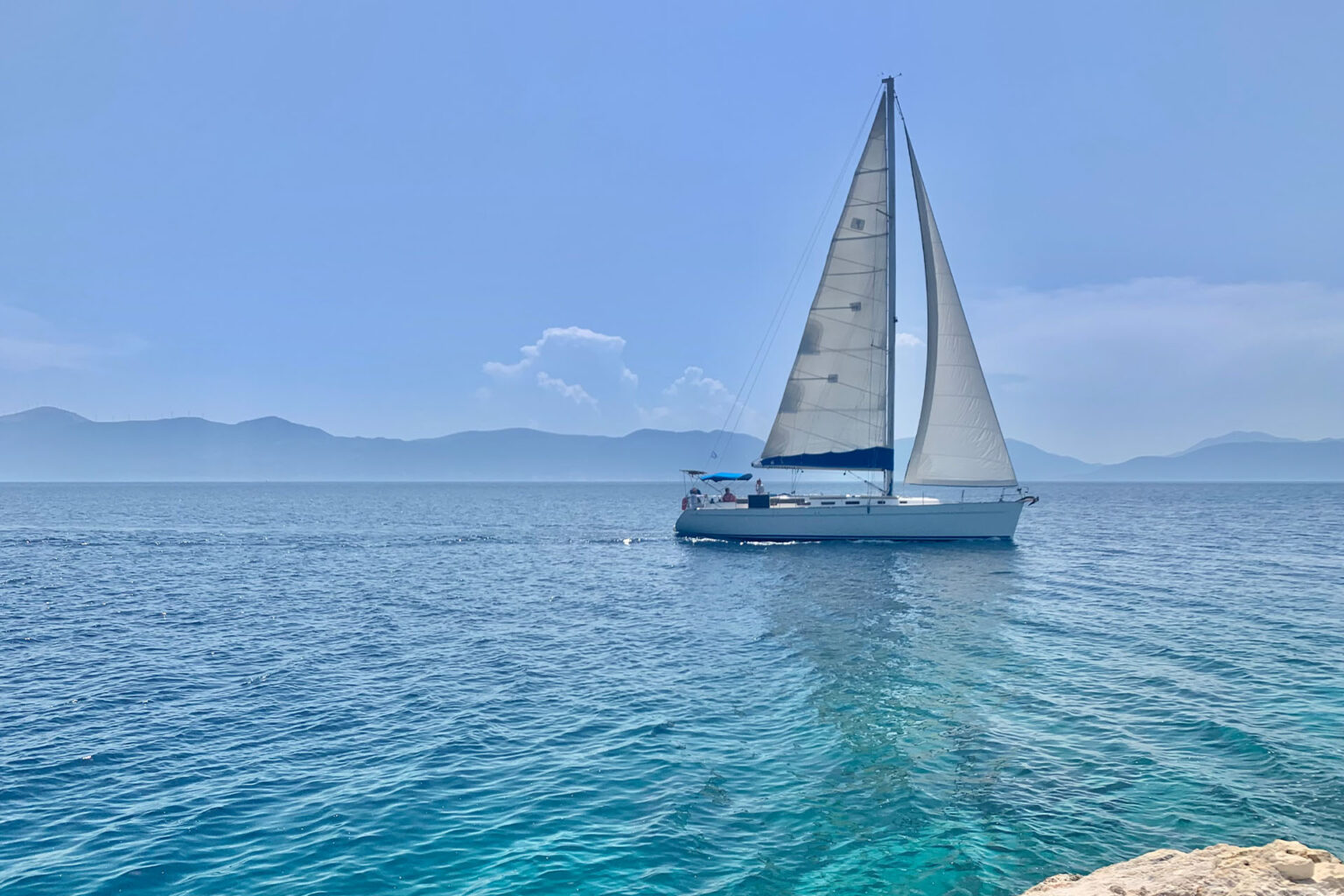 chartering a sailboat in greece