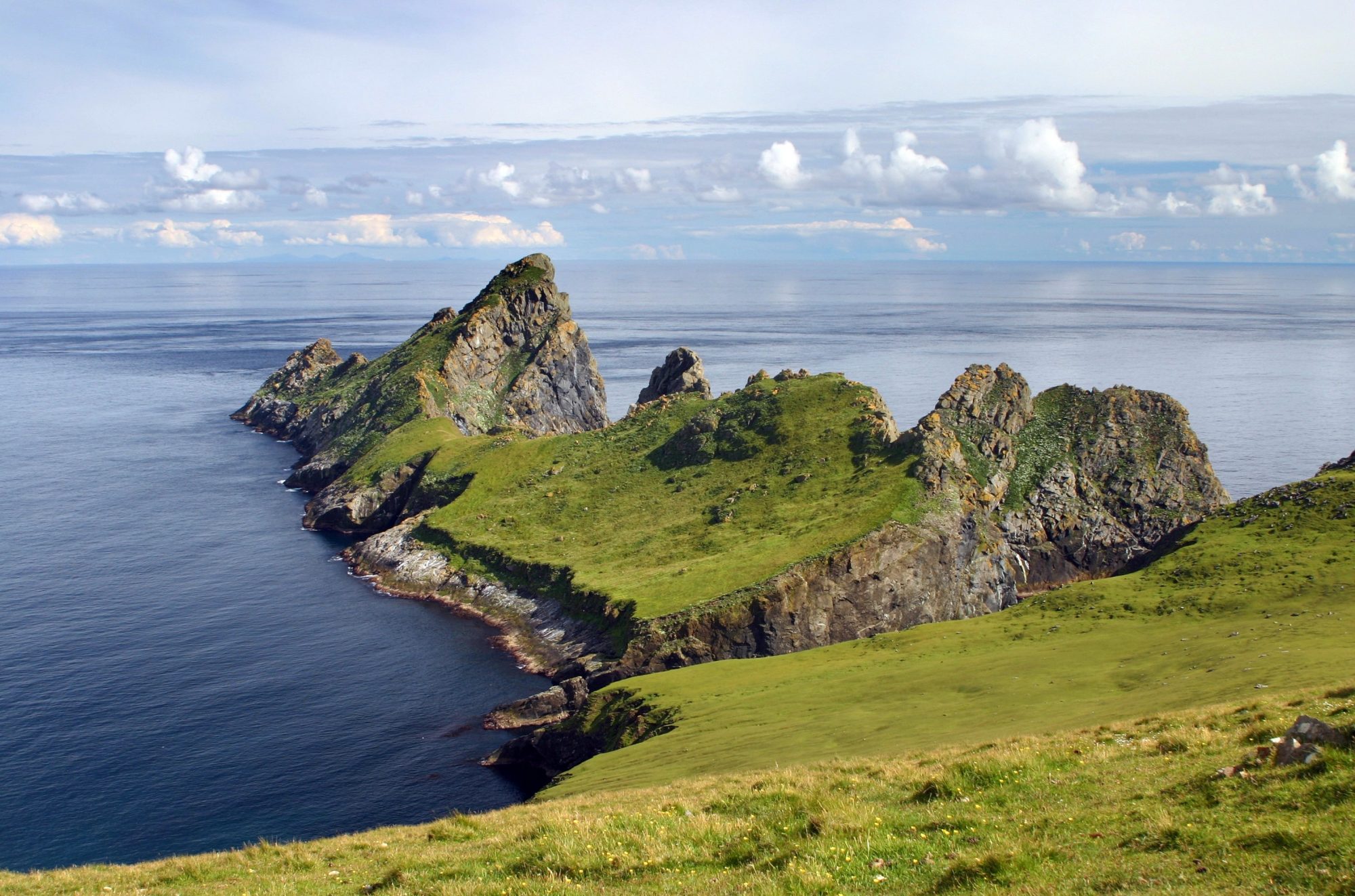Hirta and dun at St. Kilda sailing